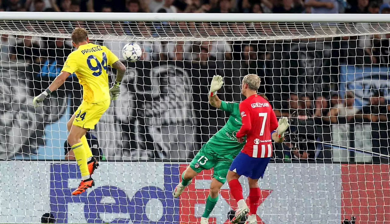 En video: un golazo del arquero Provedel arruina la noche del Atlético Madrid