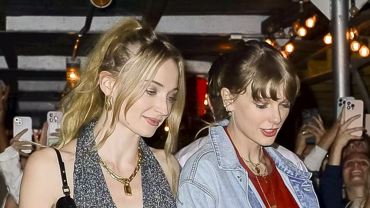 Sophie Turner Links Arms With Joe Jonas' Ex Taylor Swift: PICS