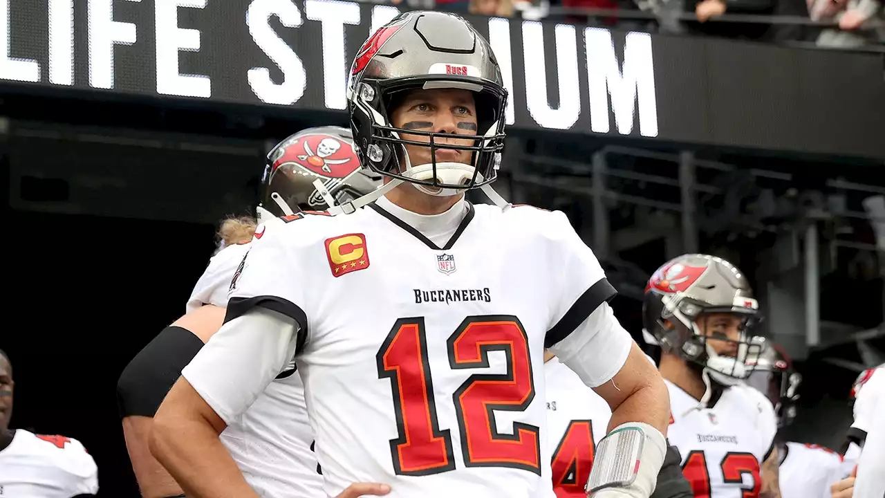 Tom Brady shuts down idea of returning to play for Jets: 'Next question'