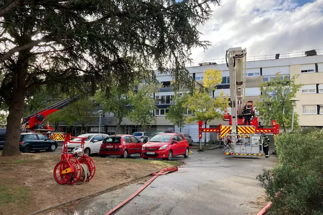 Un incendie en cours dans un immeuble d'habitation à Saint-Herblain près de Nantes