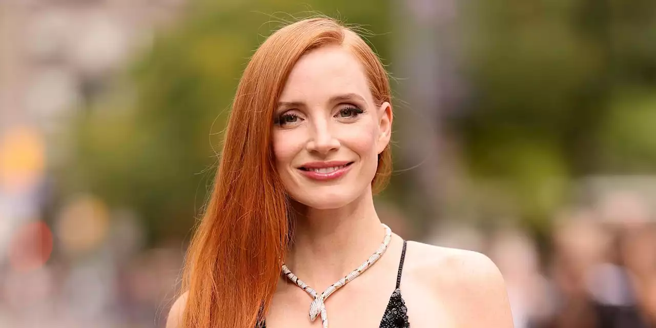 Jessica Chastain's Glowy Skin Is Thanks to a Sarah Jessica Parker-Used Highlighter