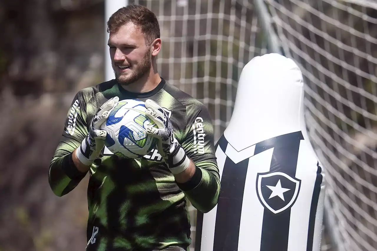 Lucas Perri volta aos treinamentos após lesão nas costas e deve jogar contra o Corinthians