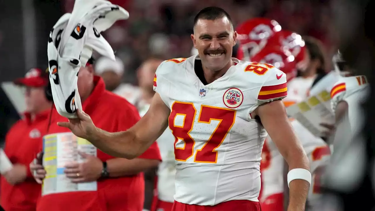 Sorry, Swifties: Jason Kelce didn't actually confirm Travis Kelce's relationship with Taylor Swift