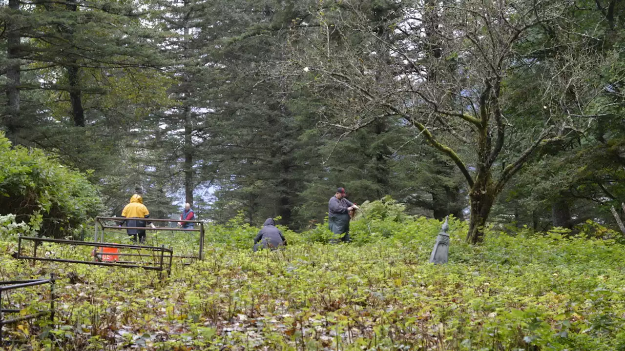 Volunteers hope for city support with cleaning up Douglas Island graveyards