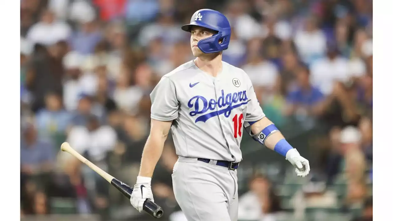 Dodgers’ Will Smith played with a broken rib for much of season’s first half