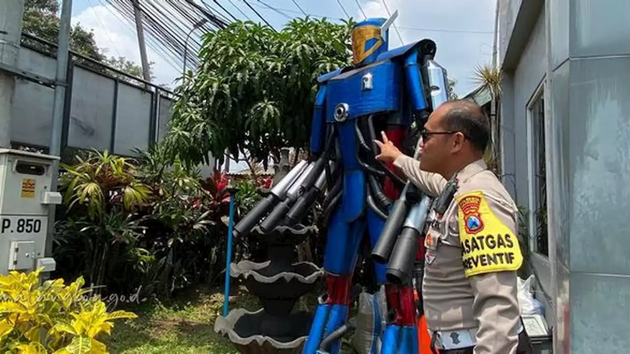 Polresta Malang Kota Sulap Knalpot Brong Jadi Robot Monumen Disiplin, Begini Penampakannya