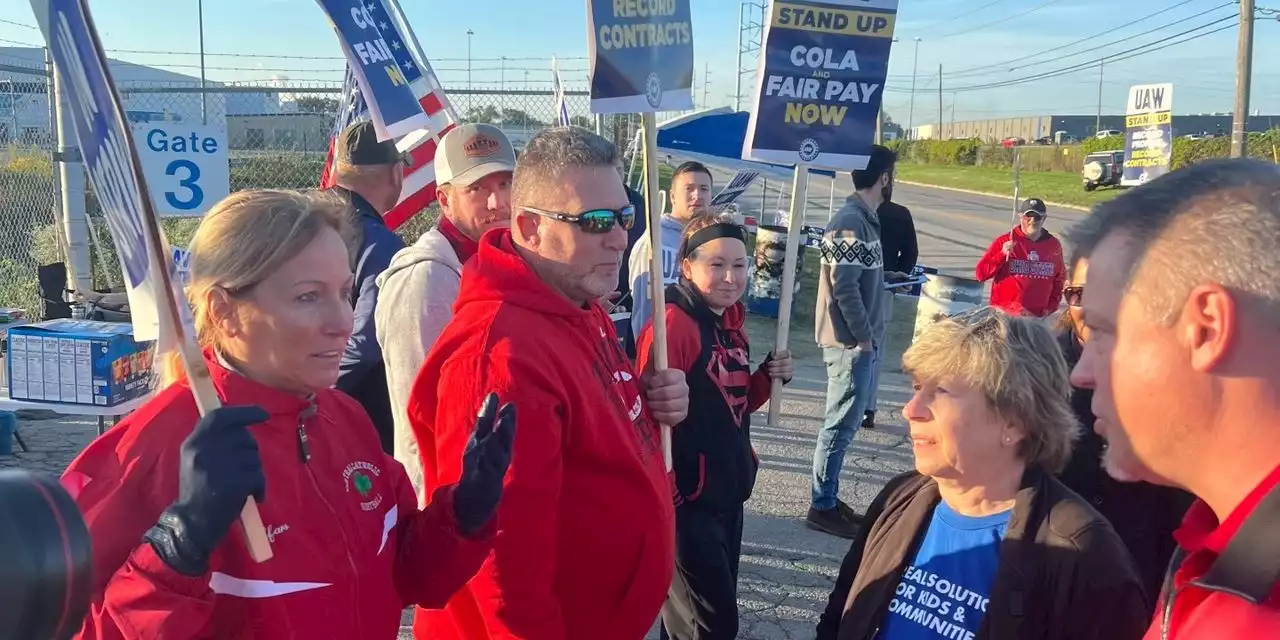 'People see that unions can help them': Labor leaders stand with striking UAW workers