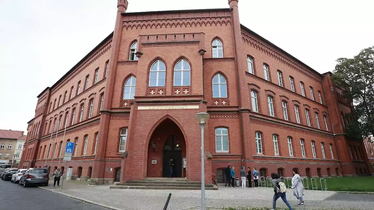 Neugeborenes im Altkleidercontainer - Gefängnisstrafe