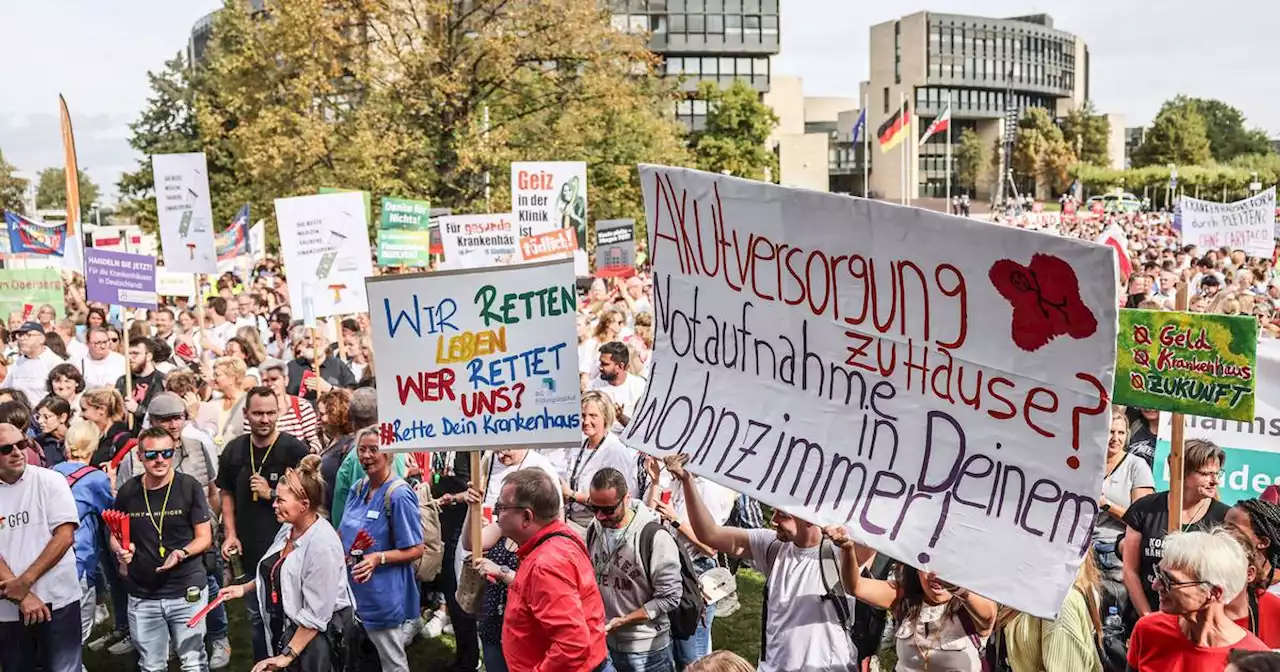 Fotos: Tausende Mitarbeiter protestieren in Düsseldorf gegen Kliniksterben