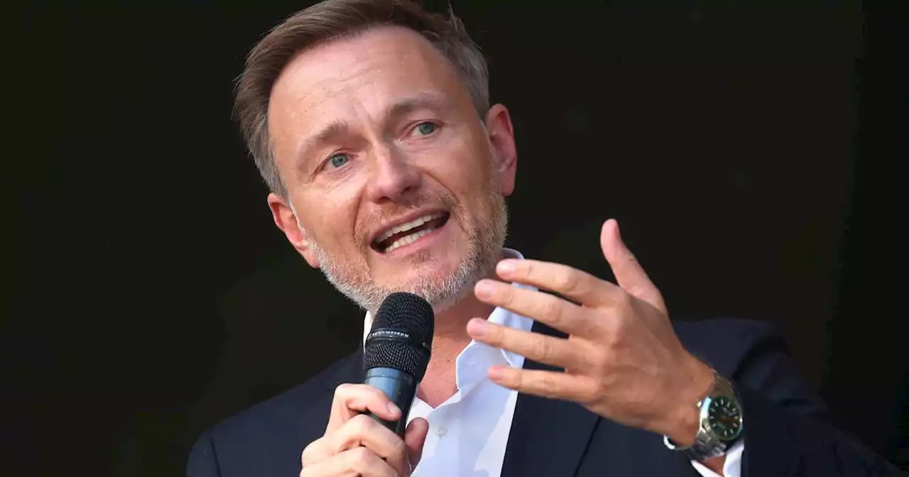 Strompreisbremsen werden gleichzeitig verlängert: Finanzminister Lindner wirbt für vorgezogene Anhebung der Mehrwertsteuer auf Gas