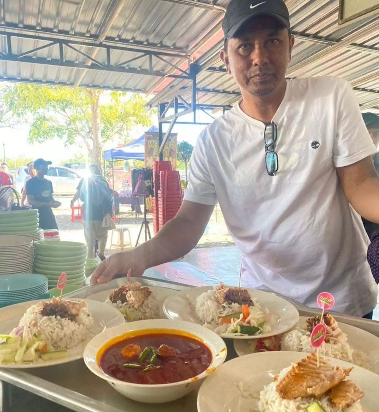 Peniaga nasi dagang kekal harga lama