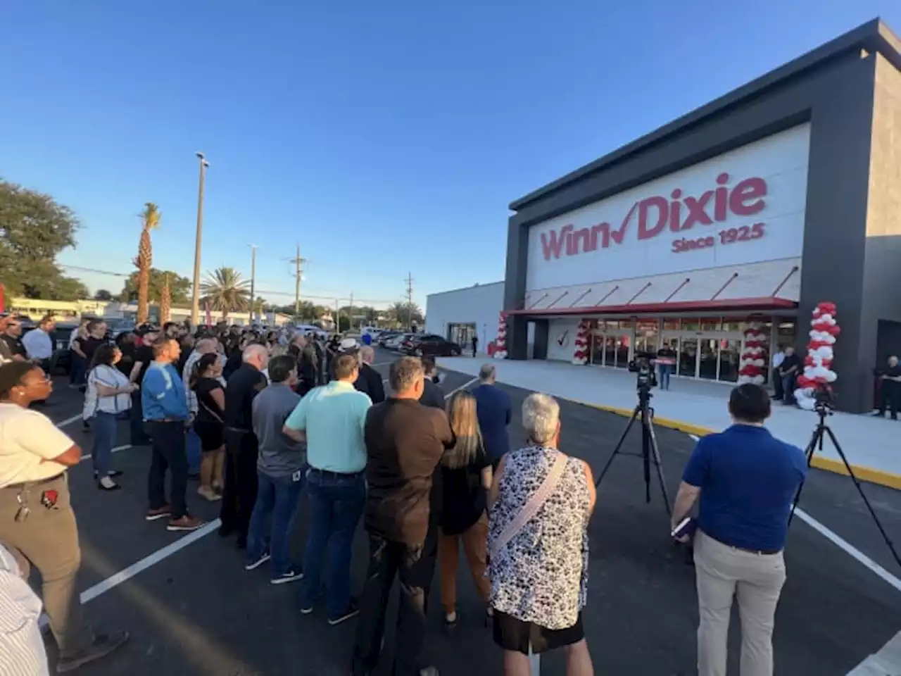 New College Park Winn-Dixie store offers ‘enhanced shopping experience’ to Arlington community