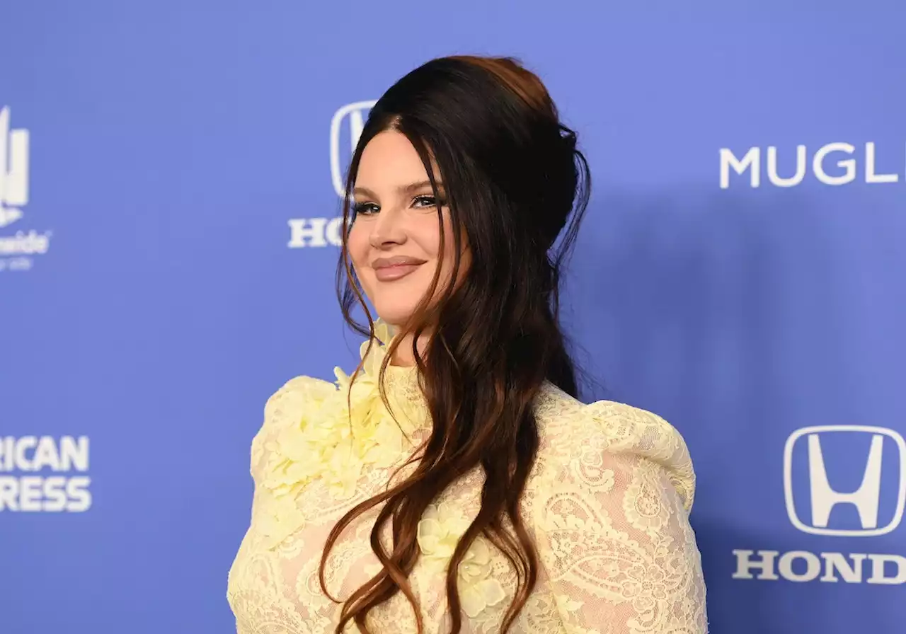 Lana Del Rey Finally Explains Her Waffle House Waitress Gig