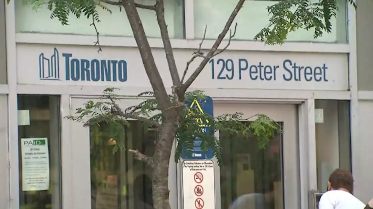 Toronto ombudsman probing city's decision to block asylum seekers from overflowing shelter system