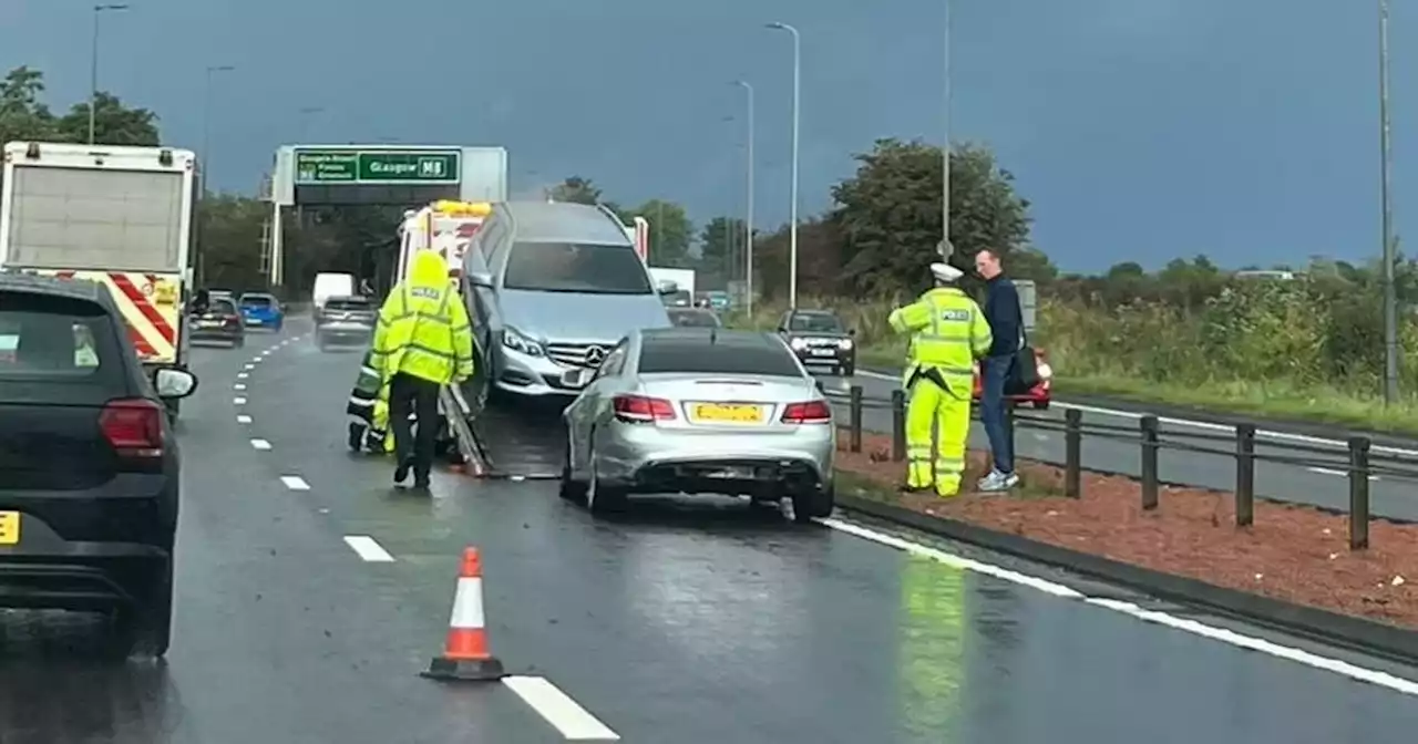 Two crashes on A737 in Renfrewshire within minutes of each other cause 'chaos'