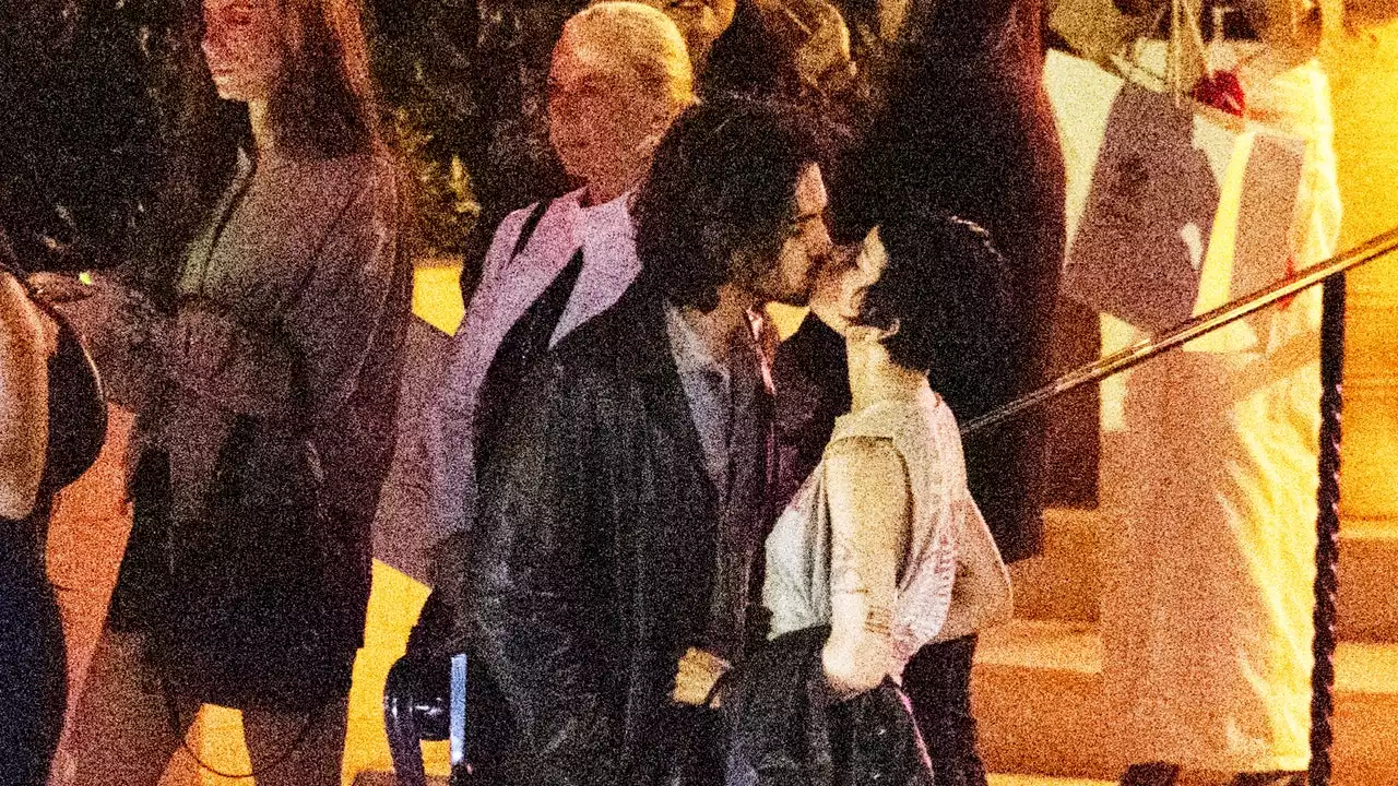 Halsey Spotted Kissing Actor Avan Jogia After Alev Aydin Split