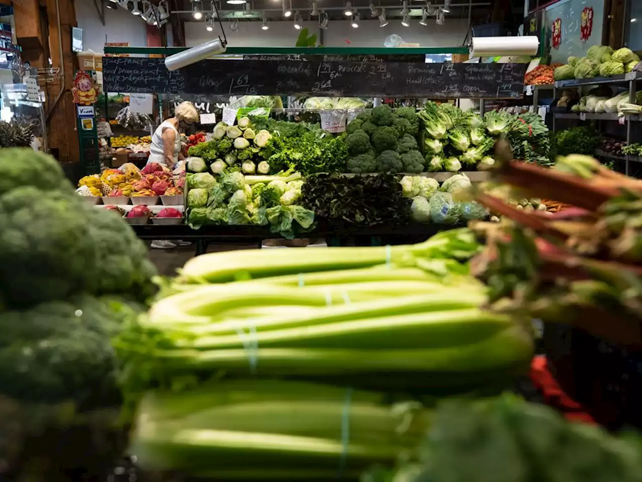 Opinion: Trudeau’s tax threat to grocery chains won’t solve food price problems