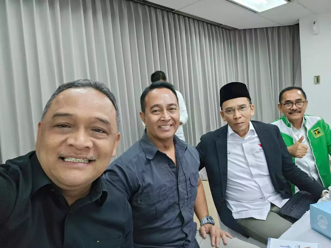 Benny Sebut Jokowi Bakal Dilibatkan dalam Menentukan Cawapres Ganjar