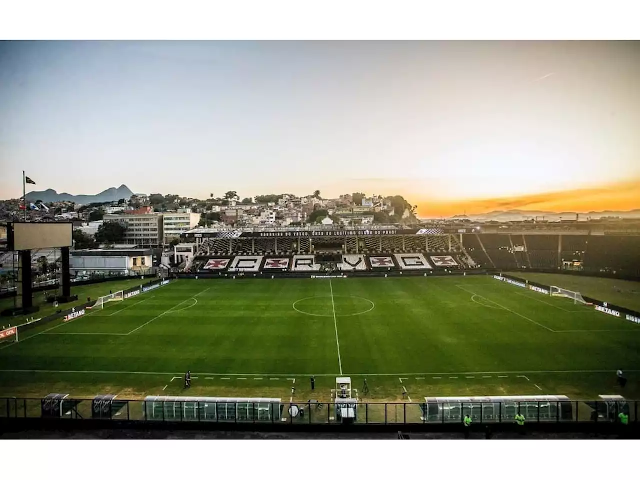 No retorno da torcida, Vasco precisa fazer de São Januário um aliado na luta contra o rebaixamento