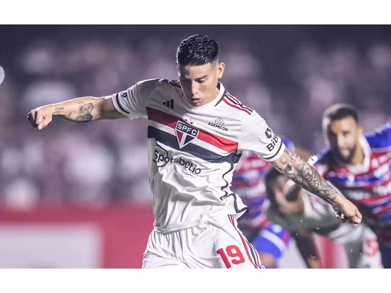 Primeiro gol de James Rodriguez pelo São Paulo repercute internacionalmente na web