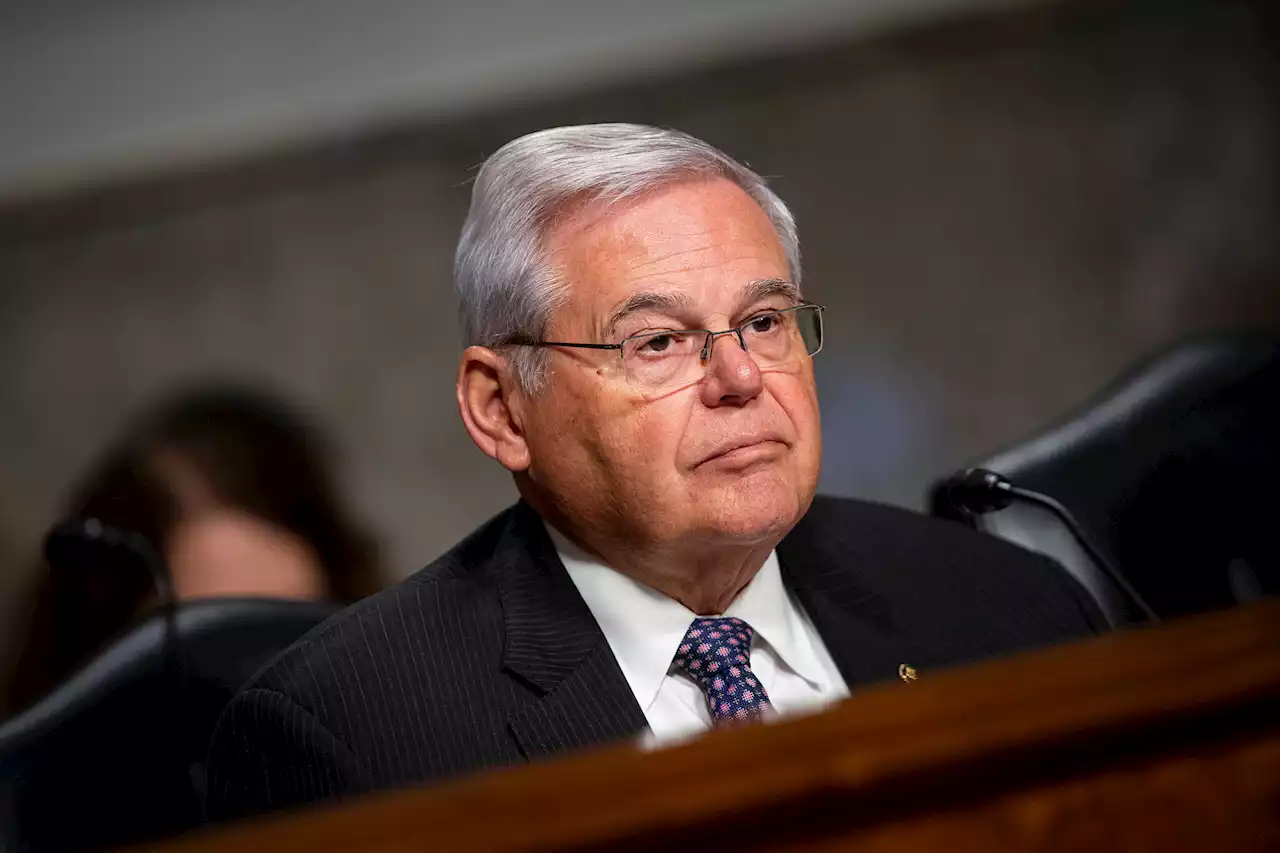 Did Sen. Bob Menendez and wife improperly take gold bars from corrupt bank exec?