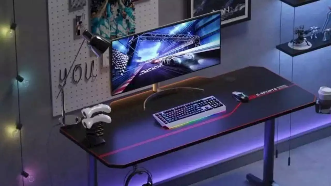 Cdiscount brade ce bureau gamer tendance avec tapis de souris intégré pour moins de 80 euros