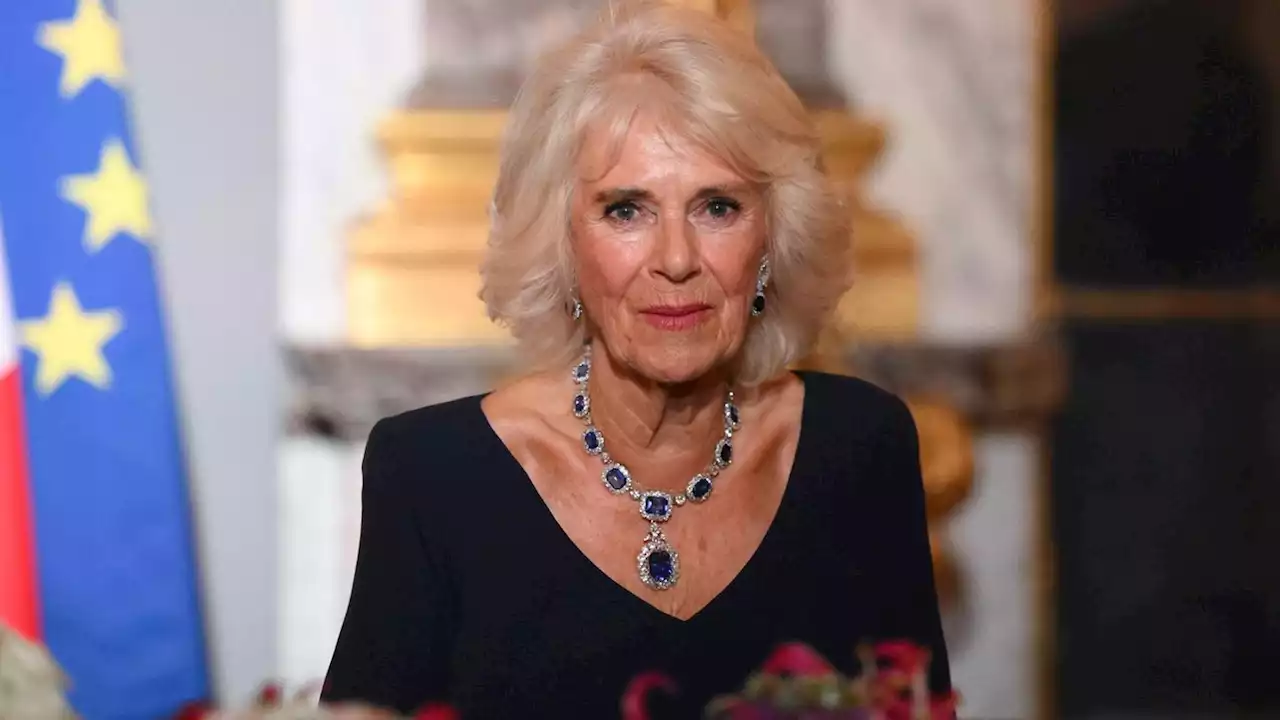 Saphir-Schmuck mit emotionaler Geschichte: Königin Camilla gedenkt der verstorbenen Queen