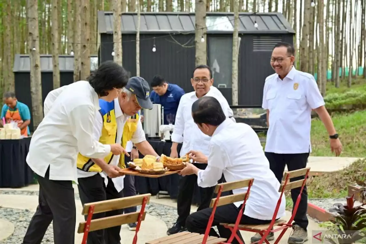 Presiden Jokowi lanjutkan kegiatan hari kedua di IKN