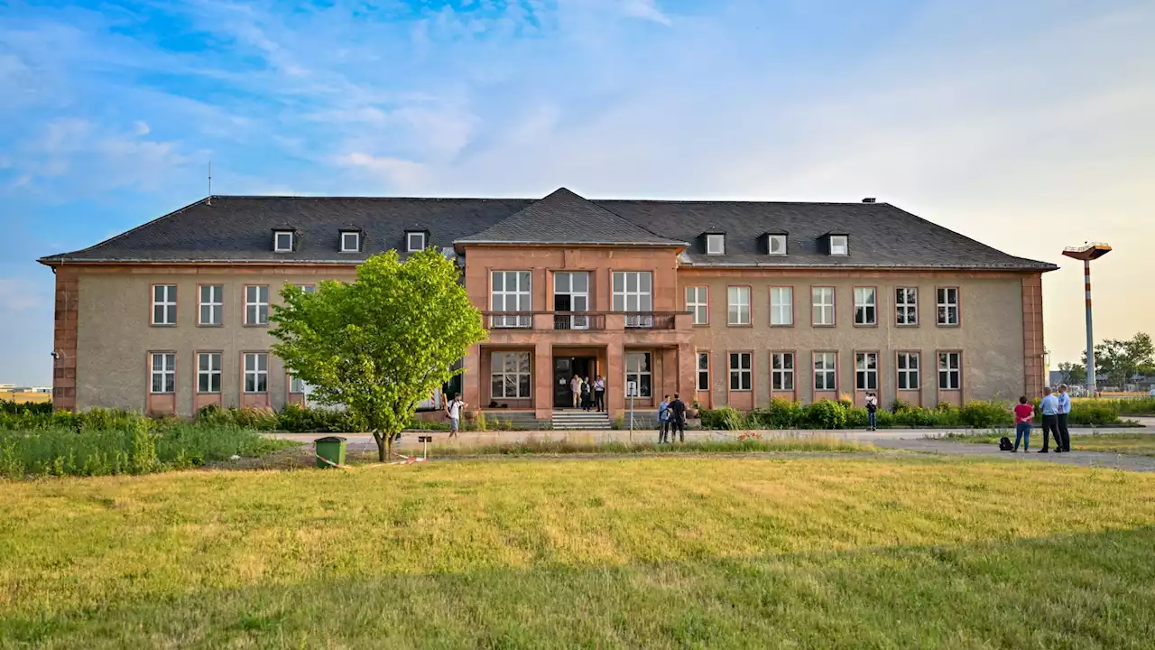 Historisches Generalshotel am BER wird entkernt – Abriss-Termin noch unklar