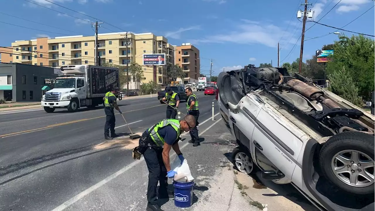 NB South Congress Ave reopened after 3-vehicle rollover collision in South Austin