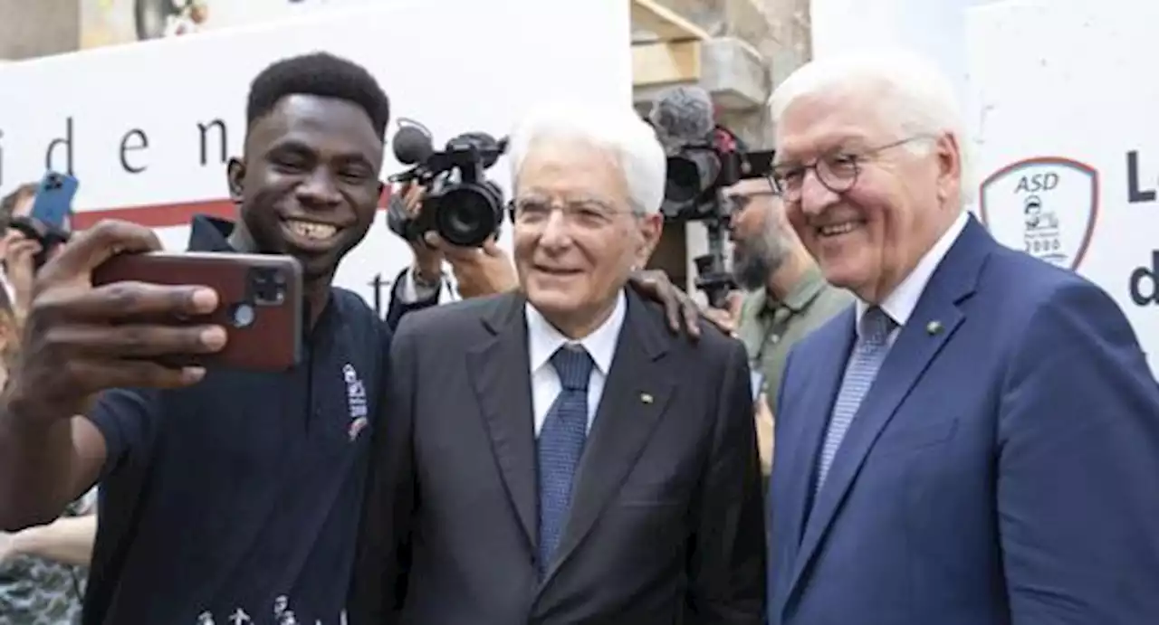 Migranti, Mattarella chiede coraggio alle Ue: «Le regole di Dublino sono preistoria»