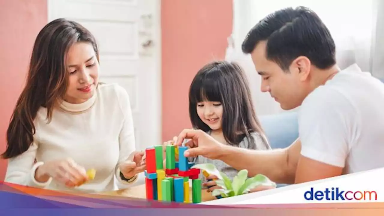 Studi: Anak Lebih Berprestasi Jika Ayah Mau Membaca dan Main Bersama