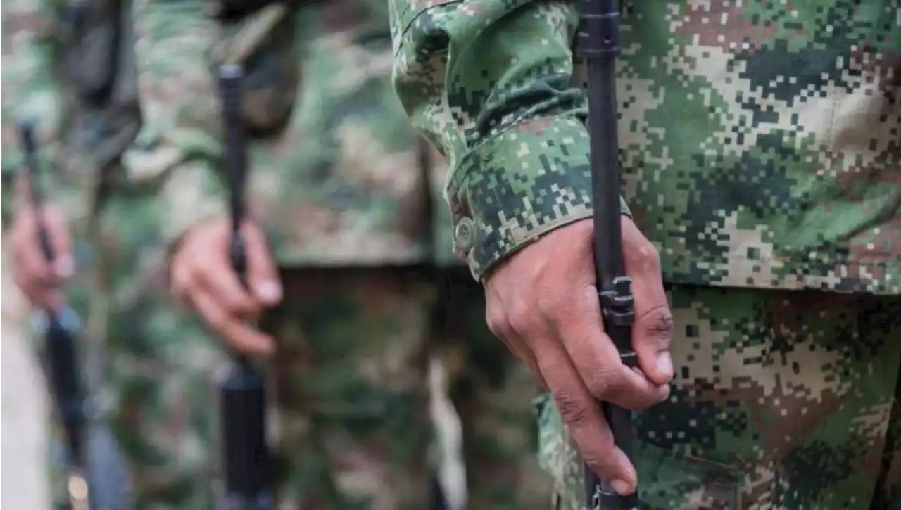Aumentan bonificación para soldados y policías que prestan servicio militar