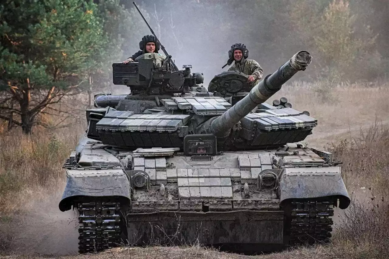 Ukrainian Tank Destroys Russian In Ultra-Close-Range Duel