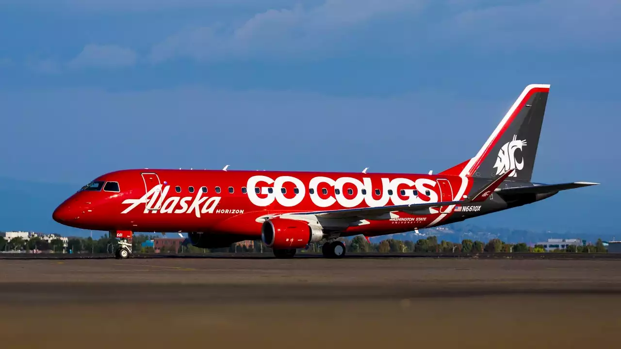 Alaska Airlines unveils new WSU, UW planes and announces WSU Athletics partnership