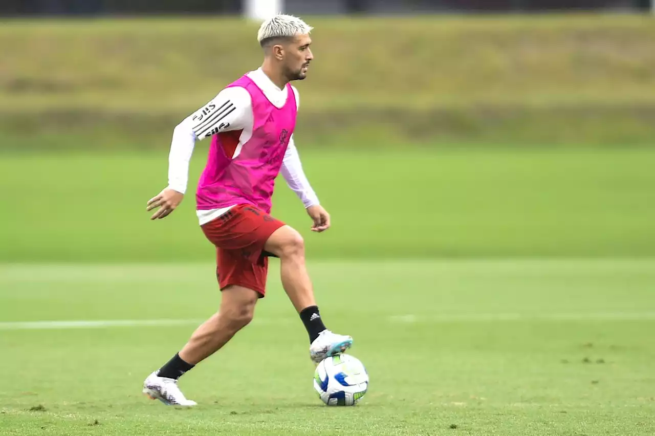 Arrascaeta fará teste com titulares do Flamengo para saber se inicia a final