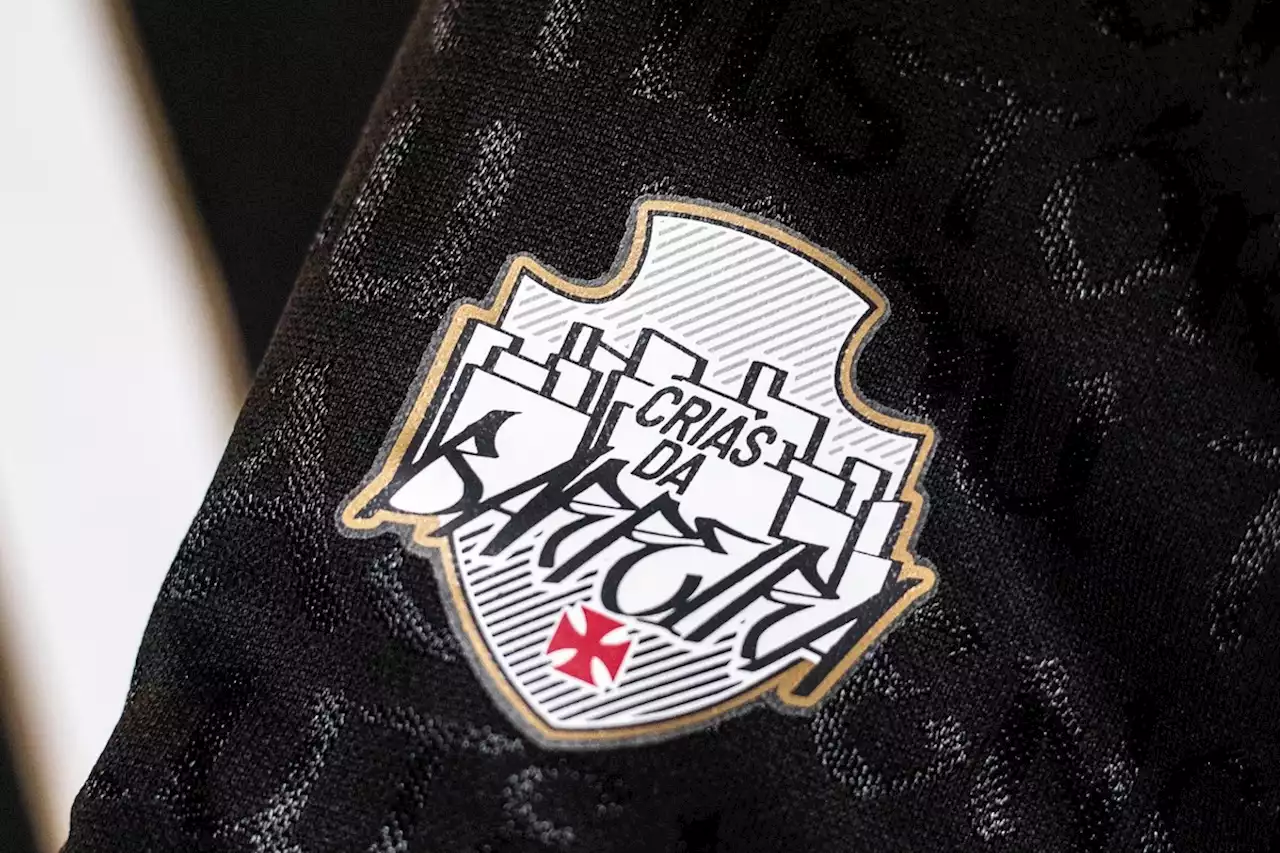 Vasco utiliza patch 'Crias da Barreira' no seu uniforme em retorno a São Januário