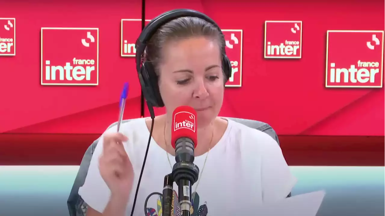 Même devant le cercueil de sa grand-mère, Charline Vanhoenaker a fait une chronique France Inter