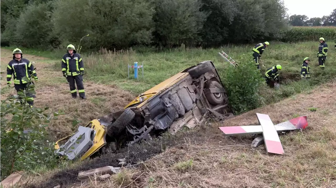 Nordwestbahn erfasst Post-Auto und entgleist teilweise