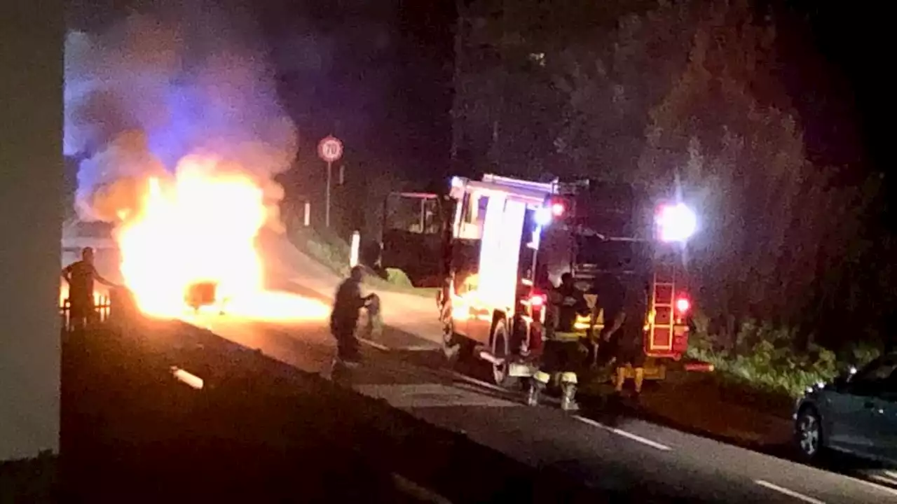 Zwei nächtliche Brände forderten Feuerwehren