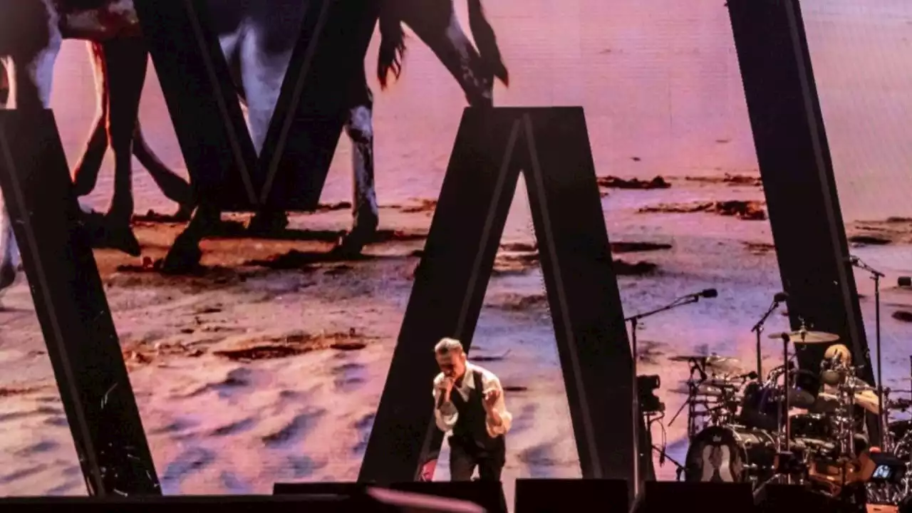 Depeche Mode brinda un espectáculo de ensueños electrónicos en el Foro Sol (Videos)