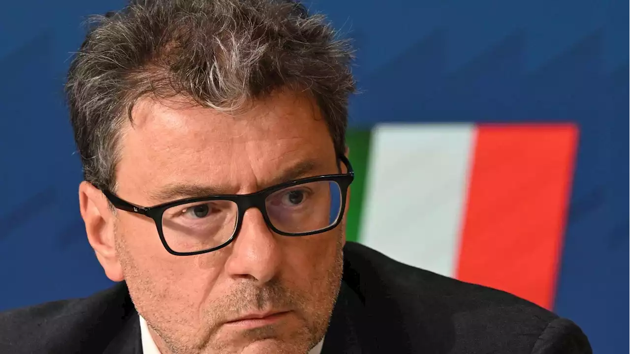 Manovra, Giorgetti: “Basta a prebende che illudono le persone”