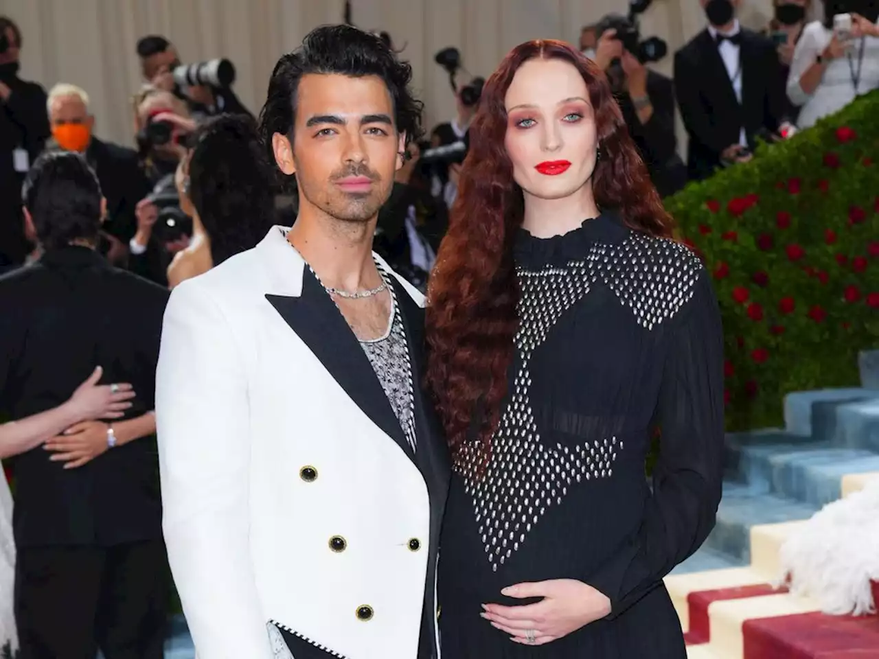 Sophie Turner sues Joe Jonas to return their two kids to England