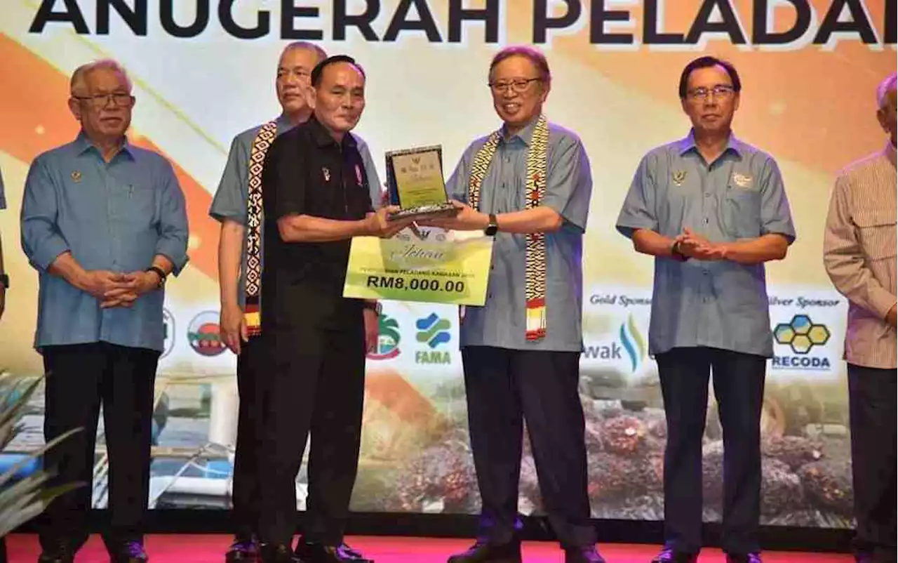 Fadillah beri jaminan bantu dana bina infrastruktur asas penanaman padi di Sarawak