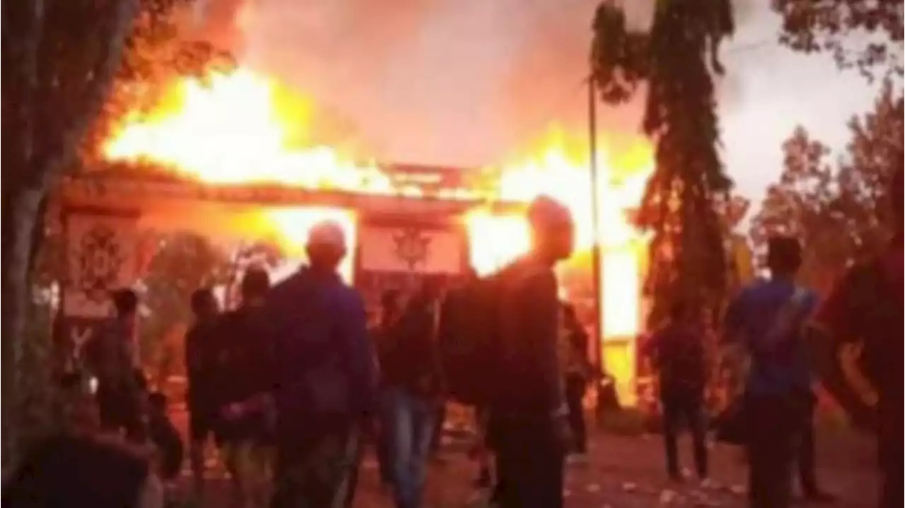 Ricuh, Massa Bakar Kantor Perusahaan Perkebunan Sawit di Kalteng