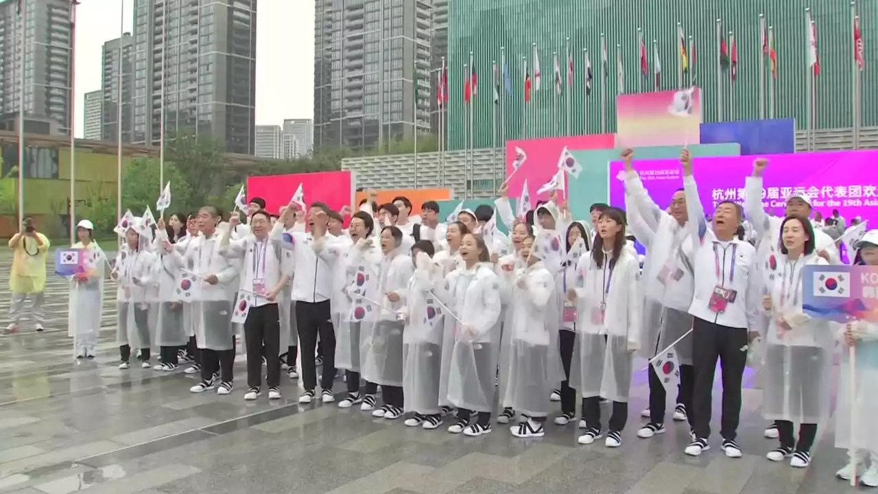 한국 선수단 '약속의 땅' 입촌식...북한은 오늘 입촌 행사