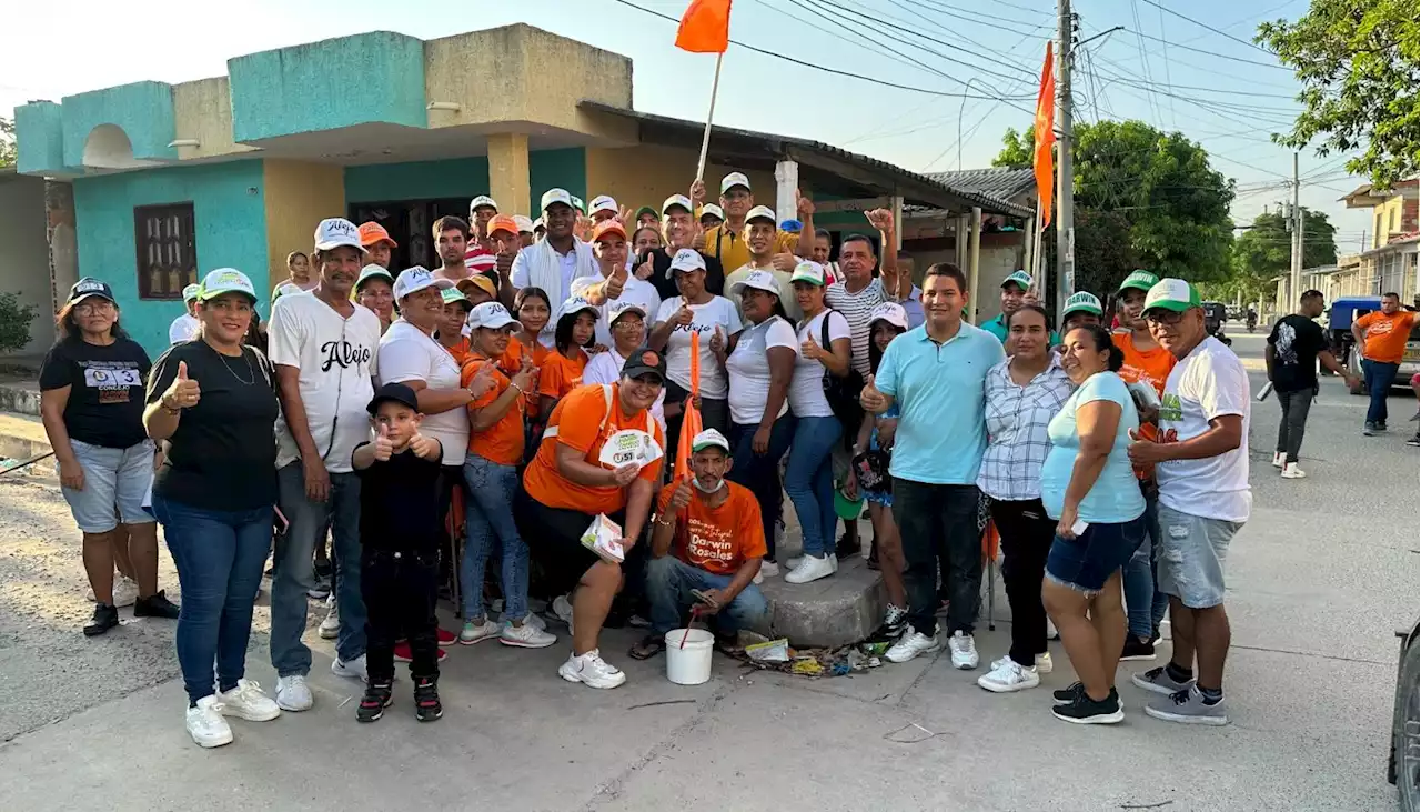 Harry Canedo recorrió ‘casa a casa’ el barrio 2 de Marzo de Sabanagrande