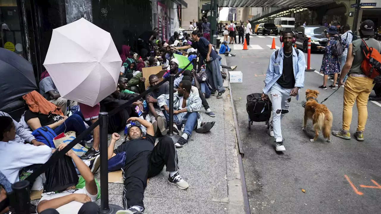 New York City further tightens time limit for migrants to move out of shelters