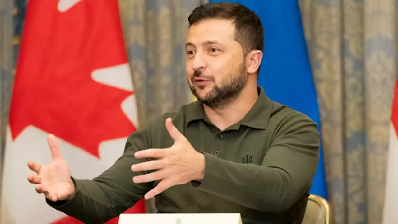 Zelenskyy, accompanied by Trudeau, greets large crowd of supporters in Toronto