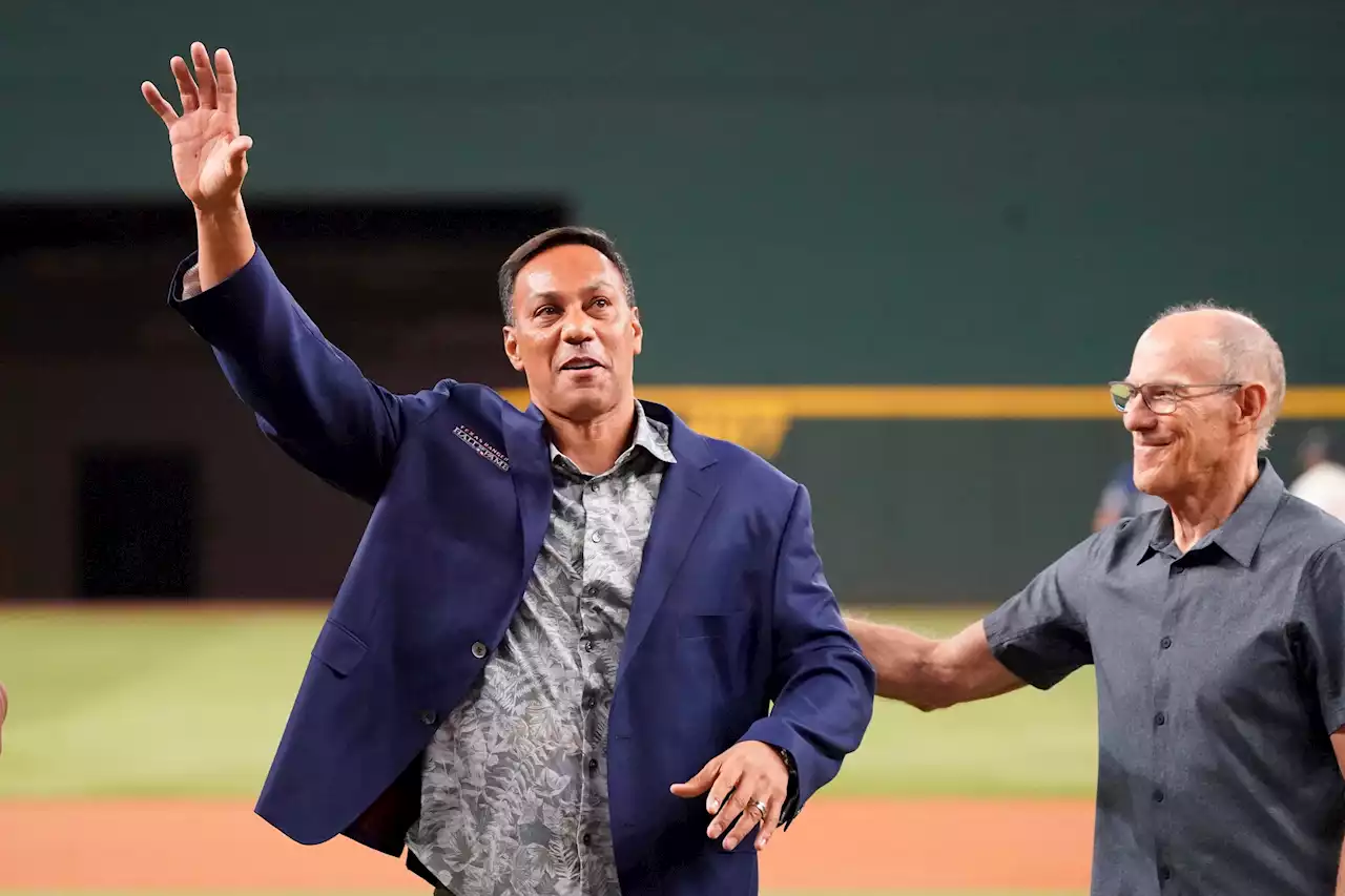 Juan Gonzalez greeted with two standing ovations upon long-awaited return to Rangers game